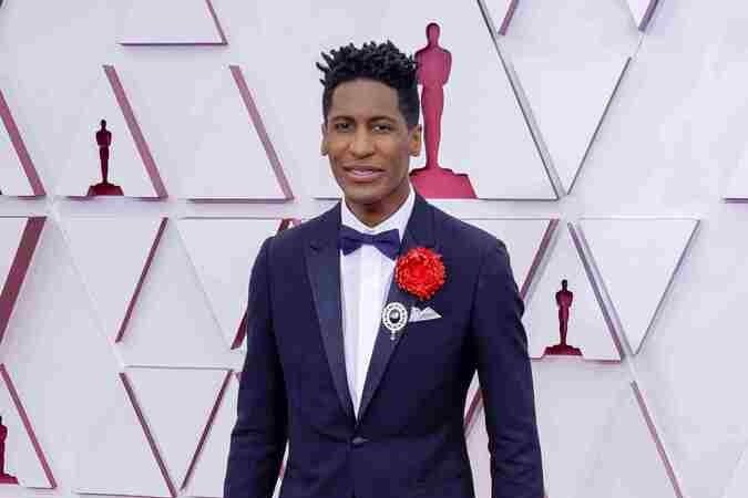 Jon Batiste comparece ao 93º Prêmio da Academia Anual na Union Station 