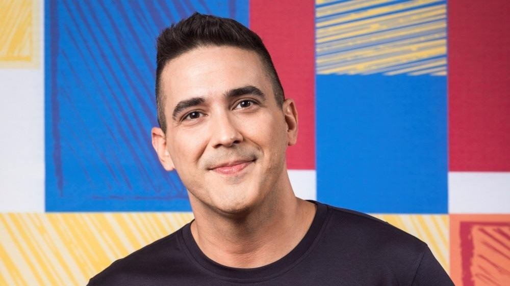 Em primeiro dia no 'The Voice Brasil' André Marques faz homenagens