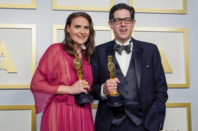 Alice Doyard e Anthony Giacchino, vencedores do Melhor Curta Documentário por 