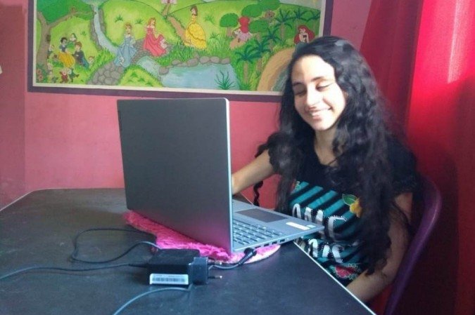 A tecnologia foi uma grande aliada da Maria Gabriella nos estudos
