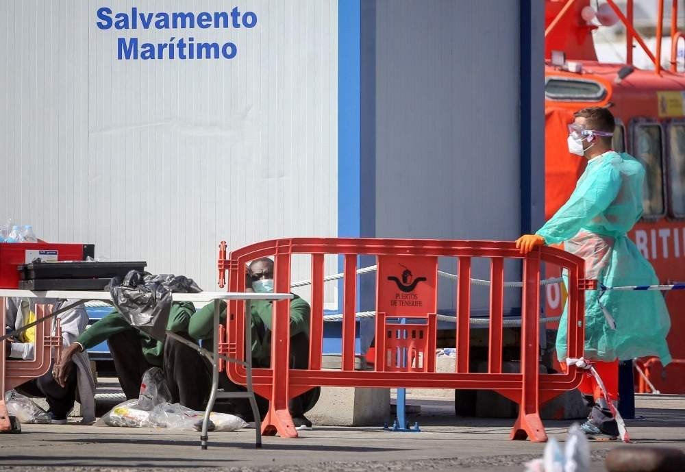 Espanha expulsa para Marrocos mais de 100 migrantes que chegaram a nado