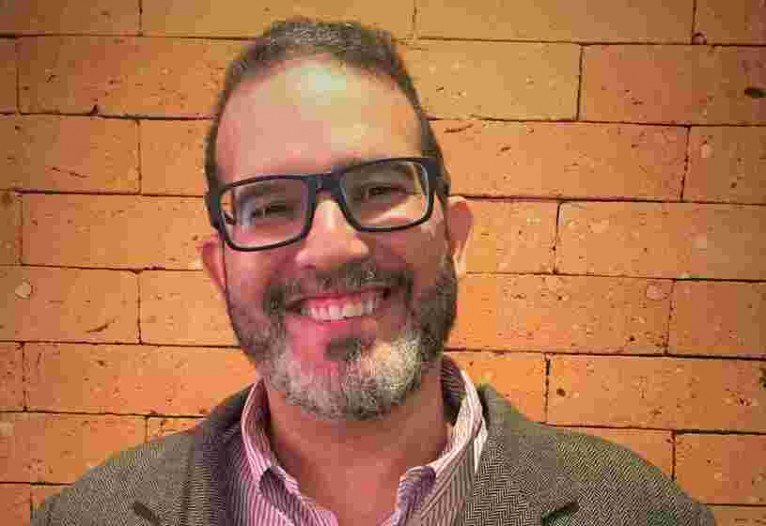 Claudio Falcão, diretor do Sistema de Ensino pH, deixa como reflexão para o Dia Mundial da Educação a necessidade da reforma contra uma educação desinteressante. 'A autonomia na possibilidade de escolha nesse caso cumpre um papel fundamental no que diz respeito ao interesse do jovem, combatendo o problema da educação desinteressante.'