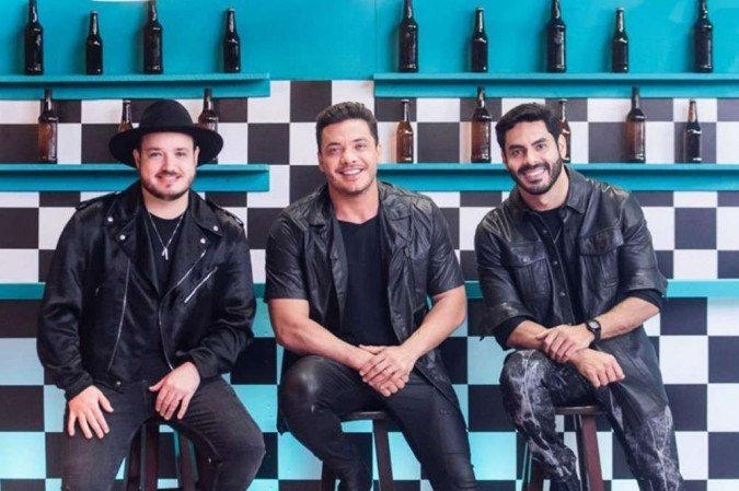 Os bastidores da gravação foram transmitidos pelas redes sociais dos cantores - (crédito: Divulgação) Os bastidores da gravação foram transmitidos pelas redes sociais dos cantores - (crédito: Divulgação)