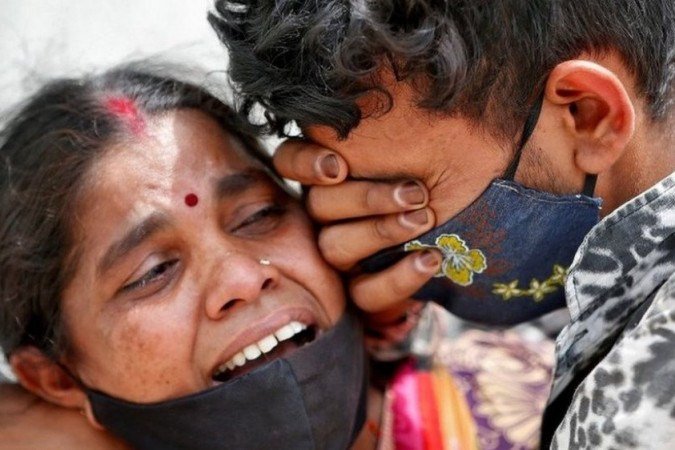 Índia registrou recorde mundial de novos casos de covid: 361 mil na quarta-feira (28)
Reuters - Índia registrou recorde mundial de novos casos de covid: 361 mil na quarta-feira (28)
Reuters -