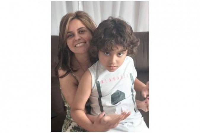Para Marcíria Castellani, o fato de Pedro não estar indo à escola dificultou o processo de socialização do filho
- (crédito: Arquivo pessoal) Para Marcíria Castellani, o fato de Pedro não estar indo à escola dificultou o processo de socialização do filho
- (crédito: Arquivo pessoal)