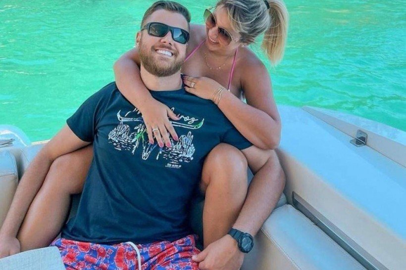 Febre e diarreia: esposa de Zé Neto revela como foi primeira vez do casal