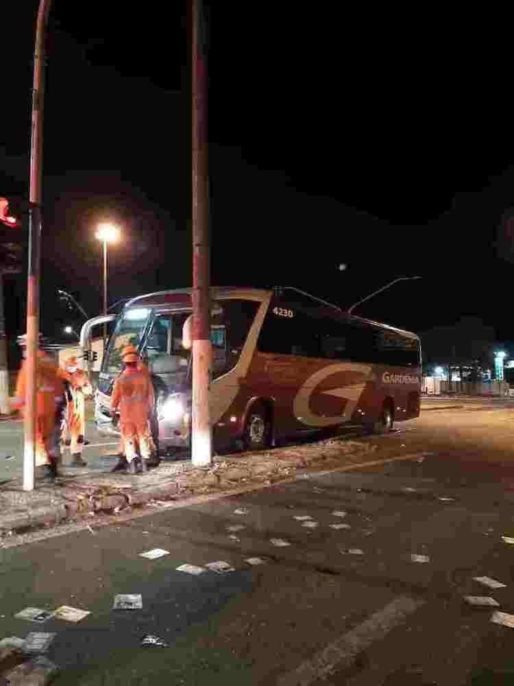 Rec&eacute;m-nascido morre ap&oacute;s ser ejetado para fora do ve&iacute;culo