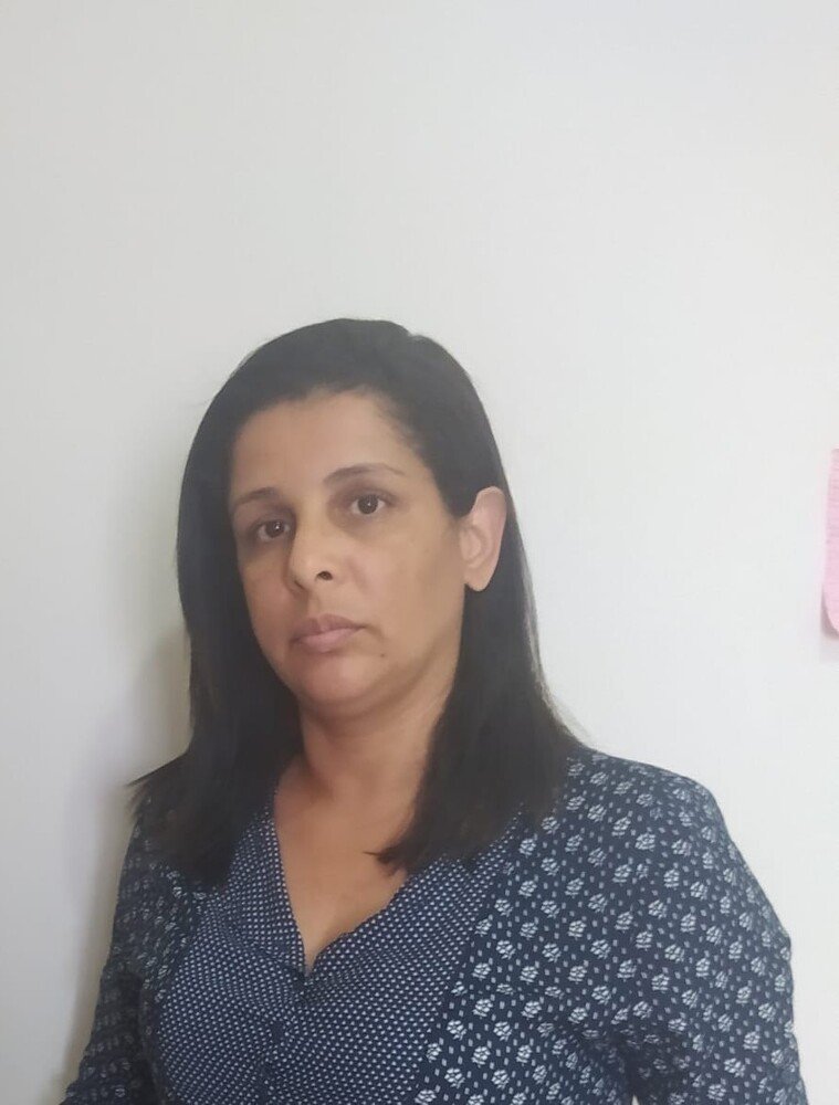 A diarista Patrícia Pinheiro da Silva teme pelas consequências da desmotivação da filha quanto aos estudos