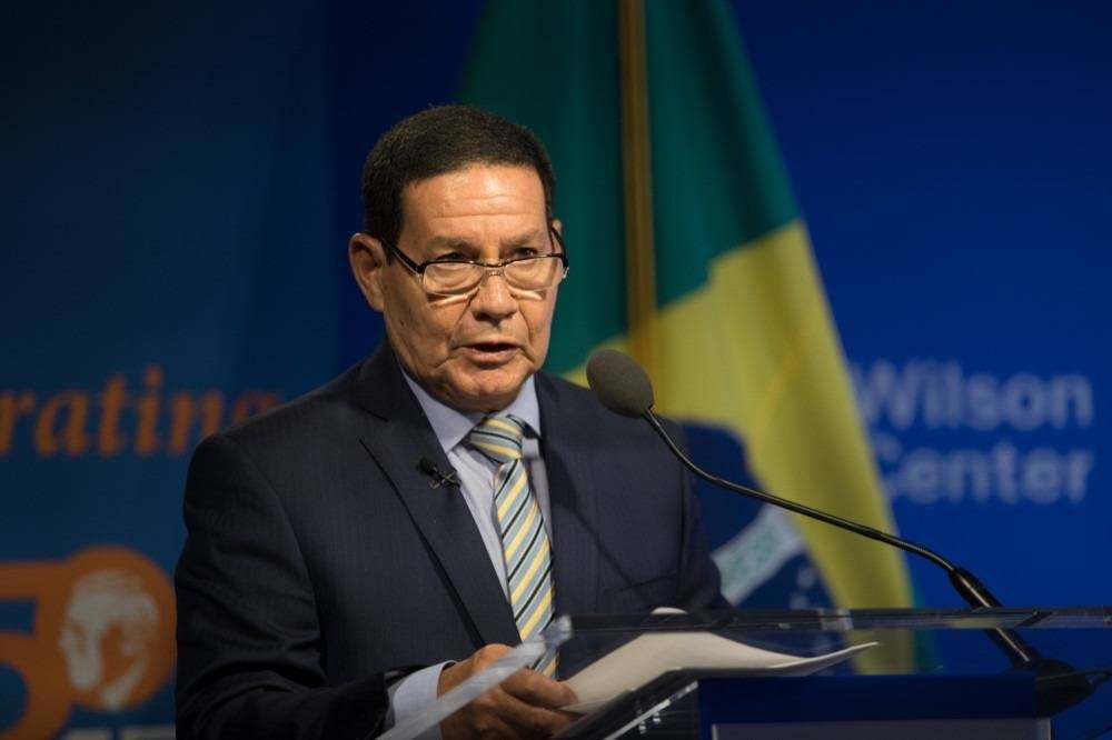 Mourão nega renúncia e diz que segue no governo Bolsonaro 'até o fim'