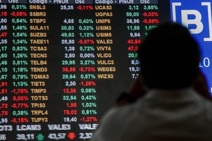 Principal índice da Bolsa de Valores fechou em baixa pelo nono pregão seguido - (crédito: AFP / Miguel SCHINCARIOL) Principal índice da Bolsa de Valores fechou em baixa pelo nono pregão seguido - (crédito: AFP / Miguel SCHINCARIOL)