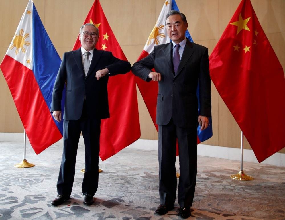 Diplomata das Filipinas insulta China e pede que o país abandone disputa no mar