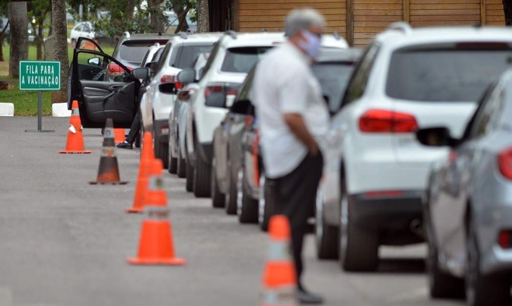 Covid-19: vacinação de novo grupo começa nesta sexta-feira em 100 postos do DF