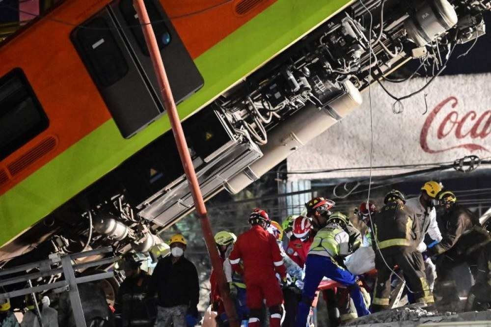 Estrutura do metrô desaba e mata ao menos 23 pessoas na Cidade do México