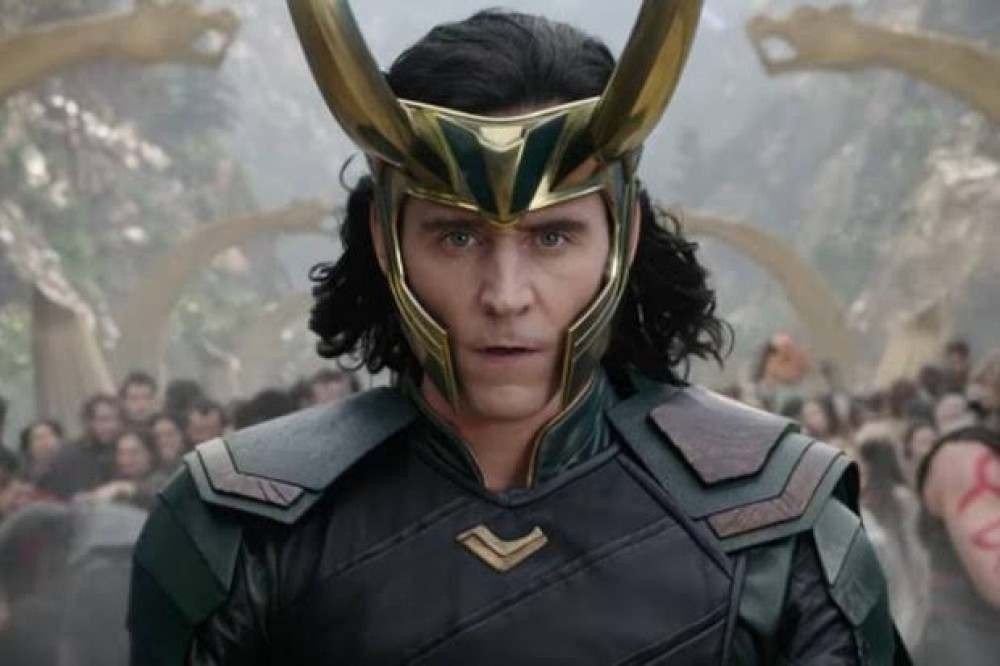 Loki reencontra Sylvie em novas imagens da segunda temporada