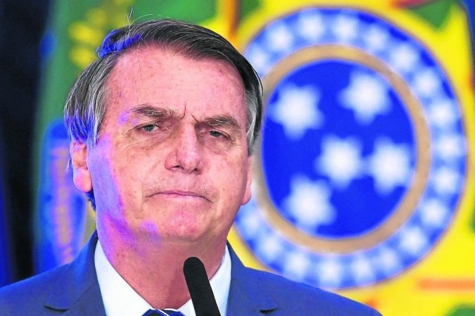 Segundo Bolsonaro, quem for contra voto impresso 