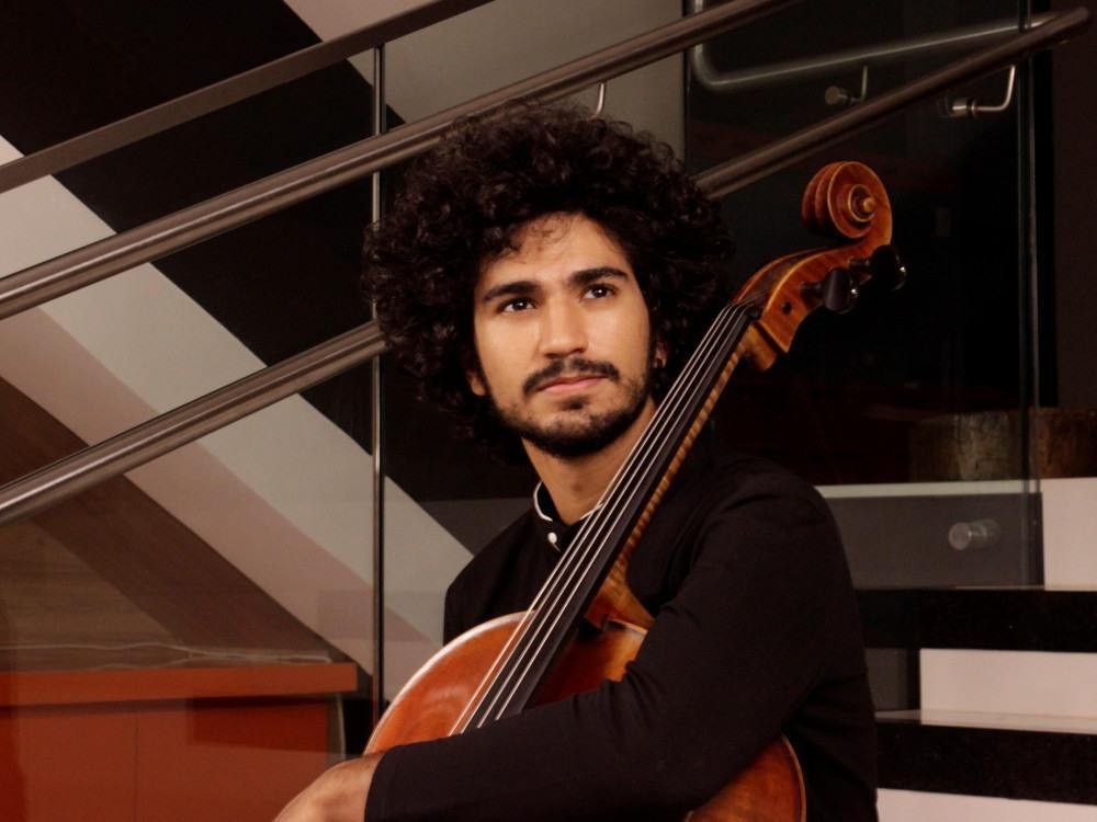 Andre Freire, jovem talento do violoncelo, se apresenta no CTJ Hall