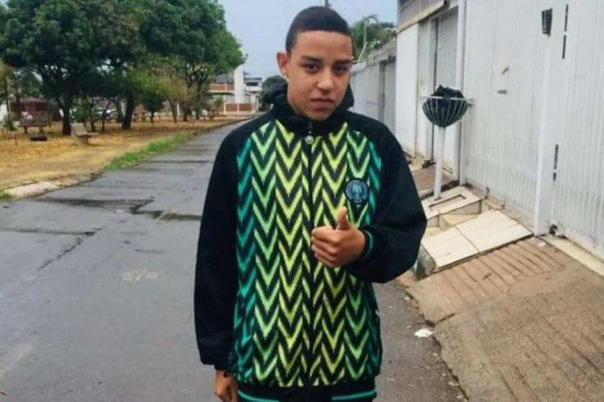 Kennedy Juan de Farias foi morto a facadas na madrugada deste domingo (9/5), na QR 502 - (crédito: Arquivo pessoal/ Reprodução) Kennedy Juan de Farias foi morto a facadas na madrugada deste domingo (9/5), na QR 502 - (crédito: Arquivo pessoal/ Reprodução)