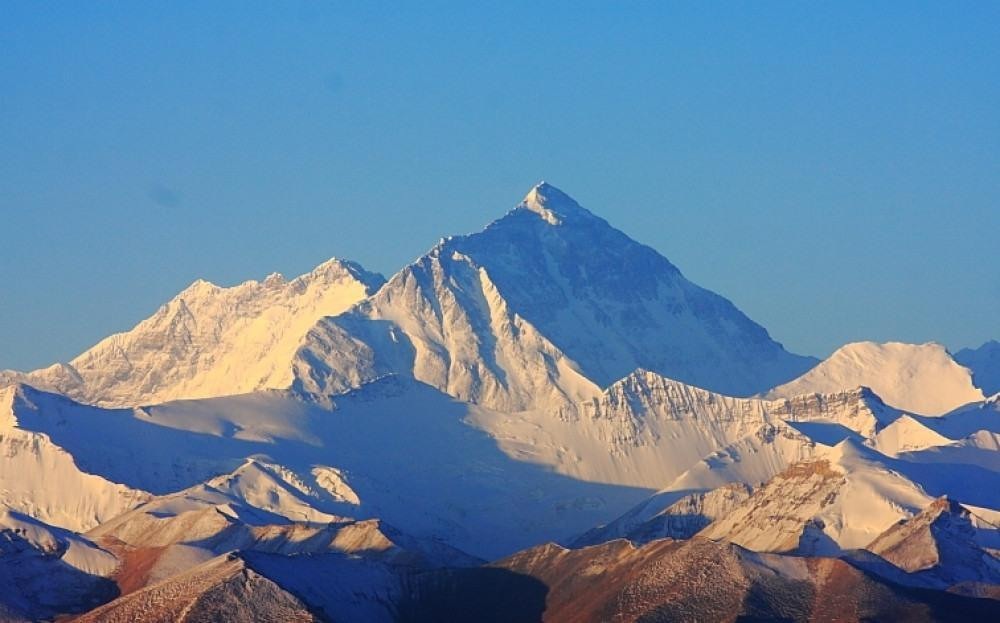 Segundo guia sherpa morre em menos de uma semana no Everest