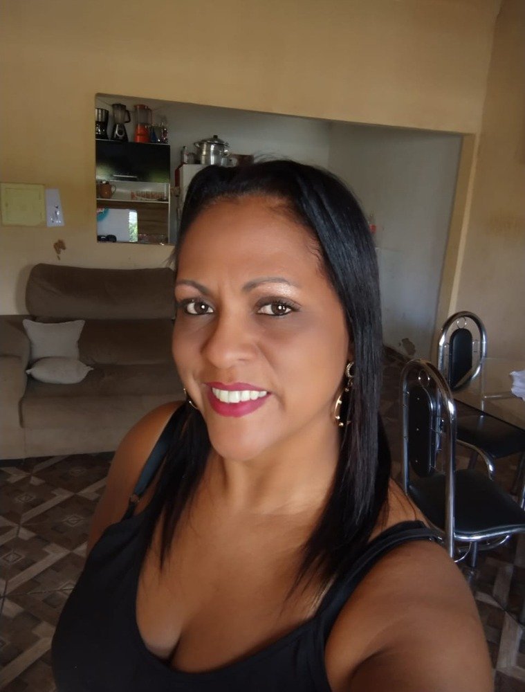 Sirley das Graças Silva, motorista de aplicativo, acredita que o ensino a distância comprometeu a alfabetização da filha