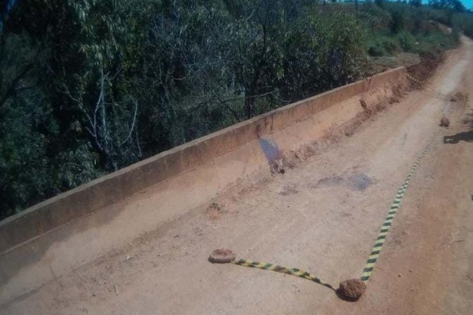 Jovem foi decapitado em ponte antes de ser jogado em córrego - (crédito: Material cedido ao Correio) Jovem foi decapitado em ponte antes de ser jogado em córrego - (crédito: Material cedido ao Correio)