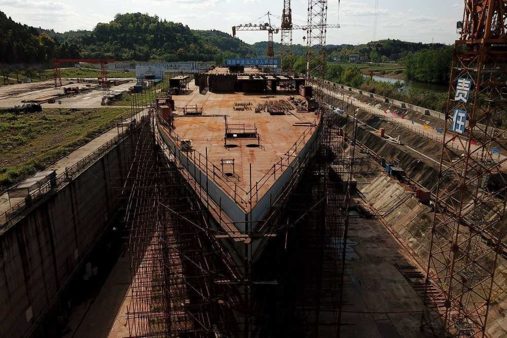 Réplica do Titanic para parque temático é construída na China