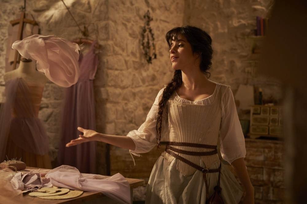 ‘Cinderella’, com Camila Cabello, ganha imagens e previsão de estreia