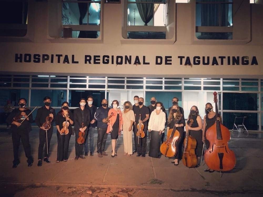 Orquestra Filarmônica homenageia profissionais da saúde em apresentações nos hospitais