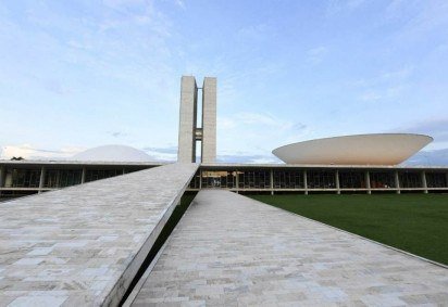 Apesar do momento eleitoral proibir a entrega de benefícios para a população, há exceção em casos de calamidade pública ou emergência -  (crédito: Jefferson Rudy / Agência Senado)