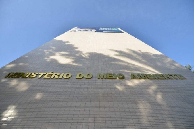 Joaquim Leite tomou posse na mesma tarde em que Salles pediu demissão, em cerimônia discreta e a portas fechadas - (crédito: Ed Alves/D.A Press) Joaquim Leite tomou posse na mesma tarde em que Salles pediu demissão, em cerimônia discreta e a portas fechadas - (crédito: Ed Alves/D.A Press)