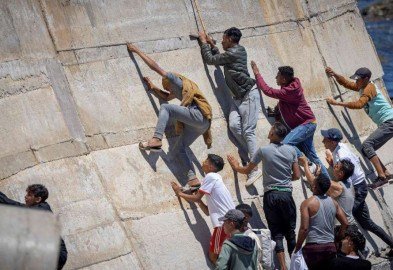 Crise em Ceuta leva Itália a bloquear fronteiras com a Espanha