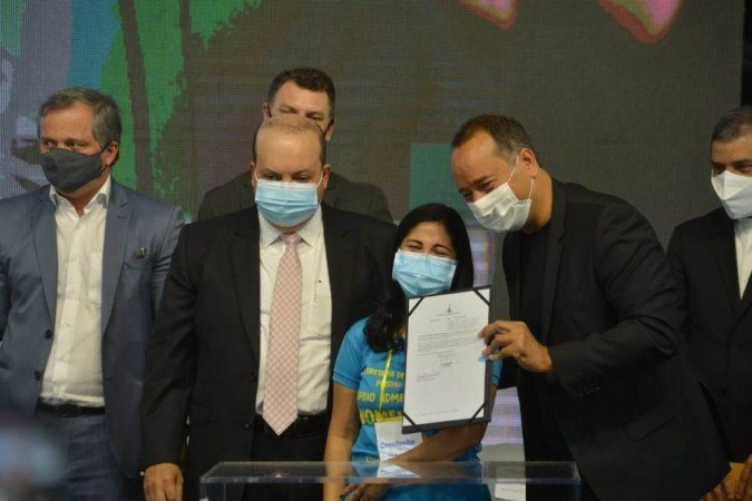 GDF nomeia professores