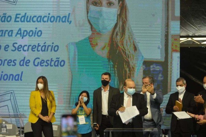 GDF nomeia professores