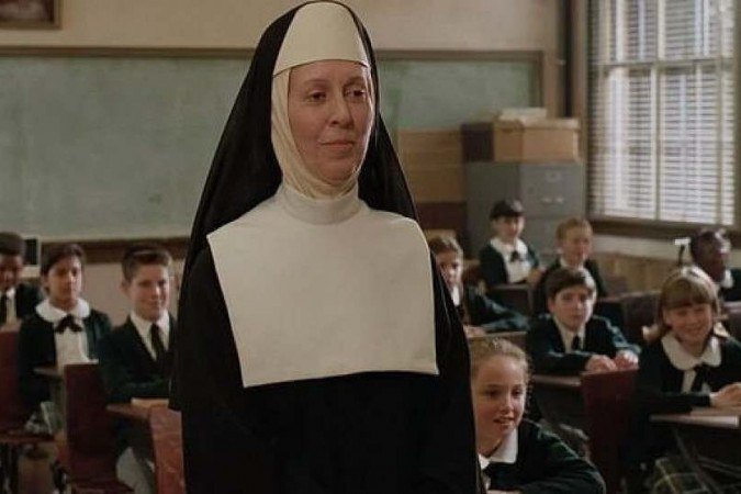 A atriz Lois de Banzie, em cena de 'Mudança de hábito' (1992) -  (crédito: Touchstone Pictures/ Divulgação)