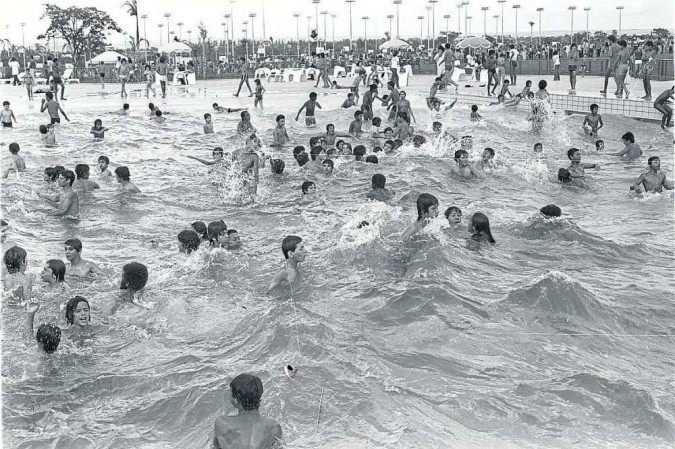 Inauguração em 12 de outubro de 1978. Moradores de diversas regiões do Distrito Federal foram curtir a mais nova instalação de Brasília