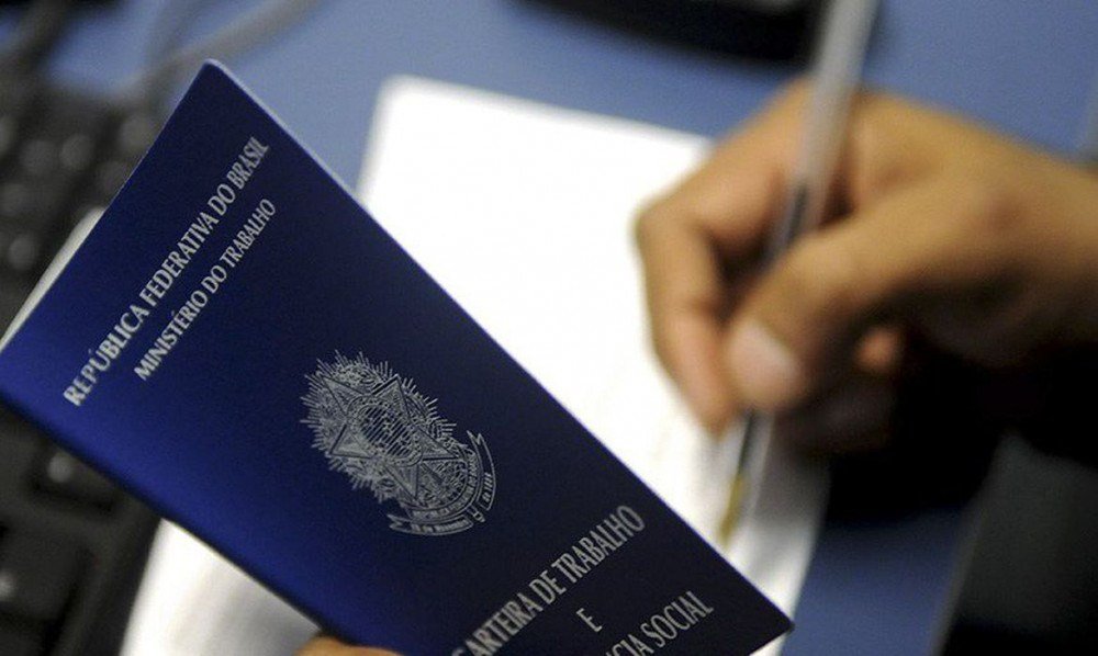Demissão voluntária bate recorde em 2025