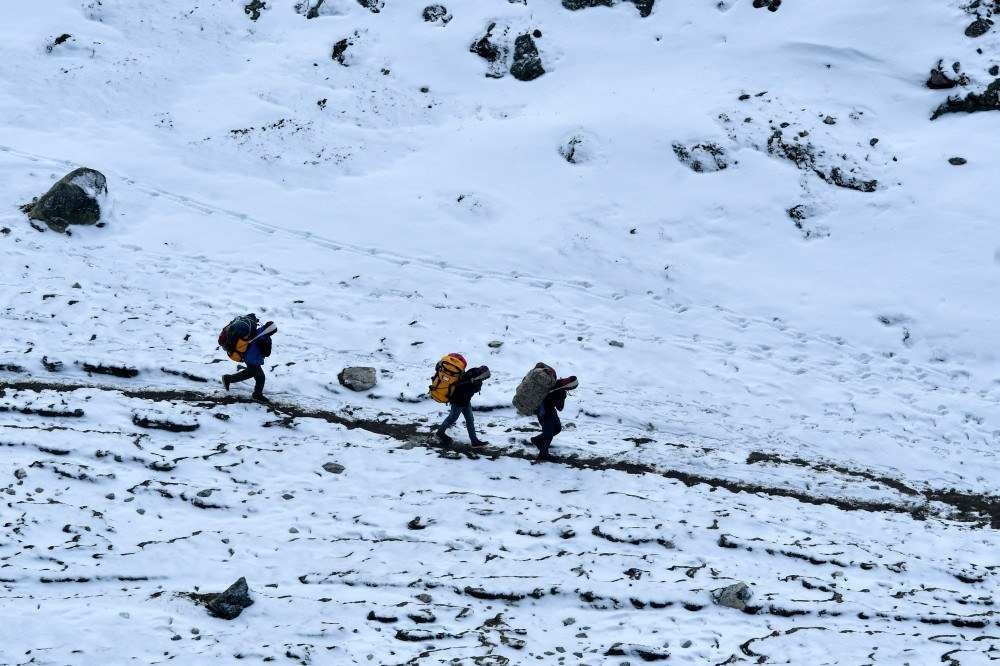 Alpinista de Hong Kong bate o recorde de subida mais rápida do Everest