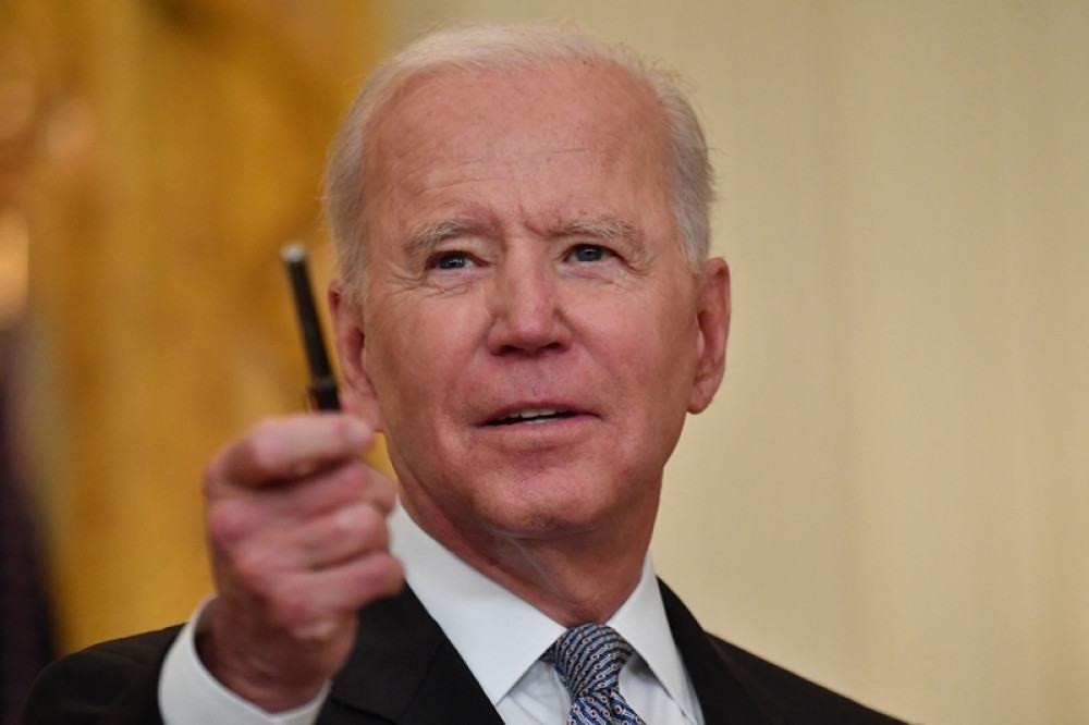 Biden se compromete a nunca deixar que Irã tenha arma nuclear