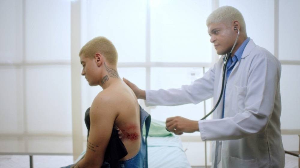 Still do videoclipe do single'Sol no peito', do artista capixaba Nick Cruz. 