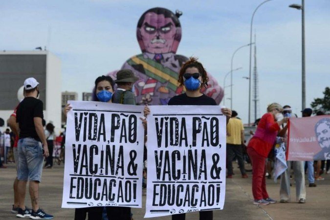 Manifestações contra Bolsonaro em Brasília