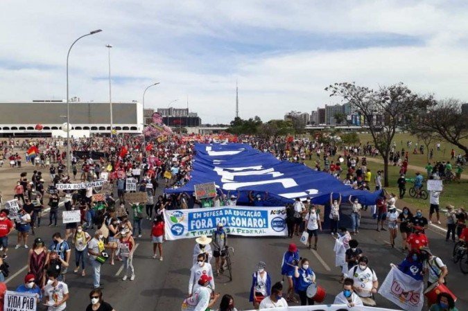 Manifestações contra Bolsonaro em Brasília