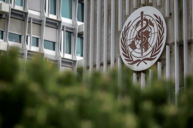 (FILES) This file photo taken on March 05, 2021, shows the sign of the World Health Organization (WHO) at their headquarters in Geneva amid the Covid-19 coronavirus outbreak. Fifty-three countries voiced alarm on May 28, 2021, at reports that World Health Organization leaders knew of sexual abuse allegations against the UN agency's staff and sat on them.
Fabrice COFFRINI / AFP -  (crédito: Fabrice COFFRINI / AFP)