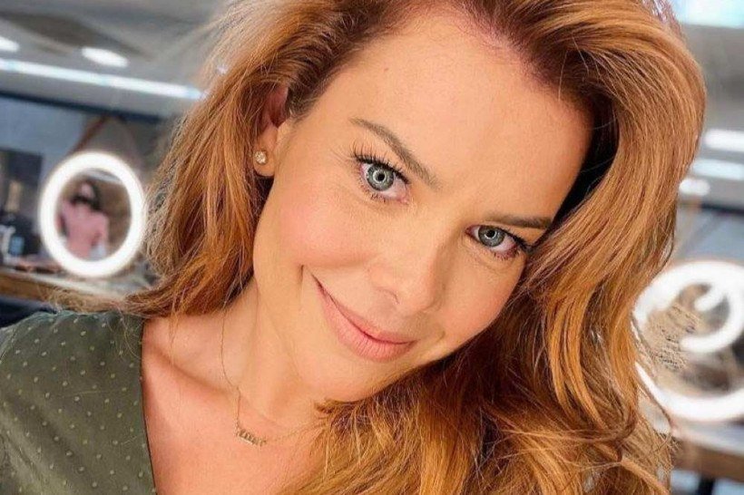 Fernanda Souza chama a atenção nas redes após aparecer com novo visual