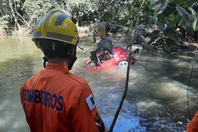O carro foi encontrado a 400m da entrada da cidade