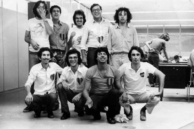 Obituário do jornalista Ribamar Oliveira. Na foto, com a equipe do Jornal de Brasília, no início dos anos 1980 Obituário do jornalista Ribamar Oliveira. Na foto, com a equipe do Jornal de Brasília, no início dos anos 1980