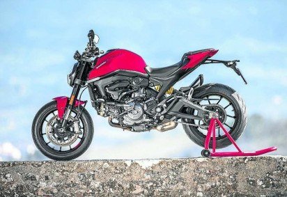 A Ducati Monster 937 ficou 18kg mais leve do que o modelo anterior, a 821 -  (crédito: Ducati/Divulgação) -A Ducati Monster 937 ficou 18kg mais leve do que o modelo anterior, a 821 -  (crédito: Ducati/Divulgação)