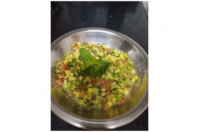 Filé de tilápia com tartar de abacate Filé de tilápia com tartar de abacate
