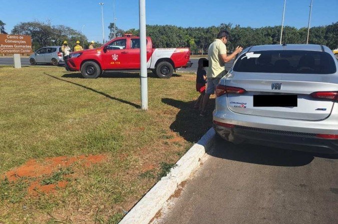 Duas crian&ccedil;as ficam feridas ap&oacute;s acidente de carro no Plano Piloto