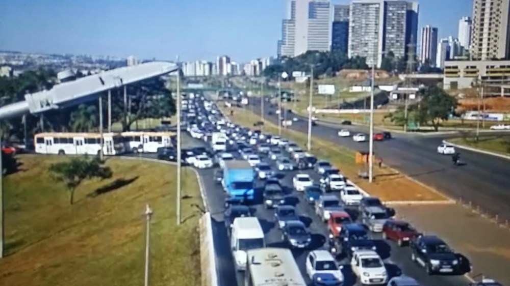 Obras provocam congestionamento no acesso a Taguatinga Centro nesta sexta 