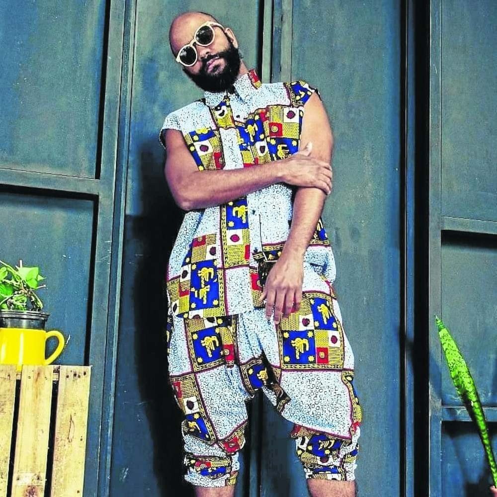 Produtor da obra Mobilidade antirracista, Paíque Santarém reuniu textos de 41 escritores. O livro analisa o racismo estrutural pelo prisma do direito de ir e vir