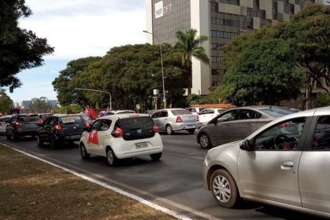 Protesto contra Copa América reúne cerca de 200 carros na ...